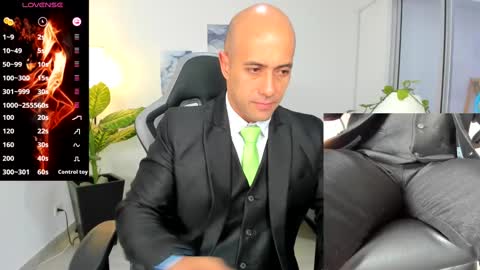 ryan_master_ online show from January 3, 12:07 pm