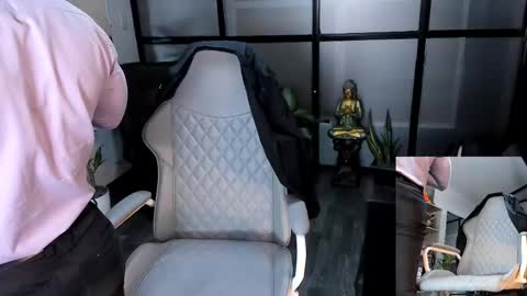 ryan_master_ online show from December 12, 6:42 pm