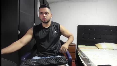 ryan_xc1 online show from December 22, 1:56 am