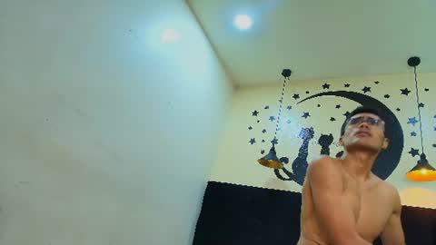 ryannfox_ online show from July 28, 11:17 am