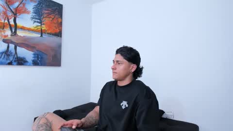 ryanwhite3 online show from November 15, 2:46 am