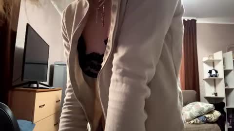 ryni online show from July 28, 11:17 am