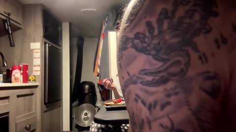 Snapshot of rytracey2024 chatting on December 18, 10:02 pm RyTracey2024 online show from December 18, 10:02 pm