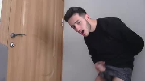 s2ici online show from February 20, 10:28 am