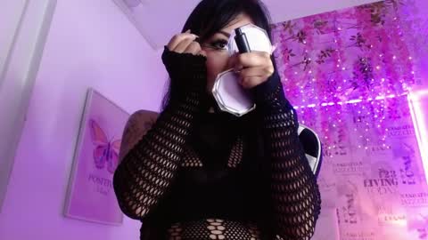 1 online show from April 10, 12:32 pm