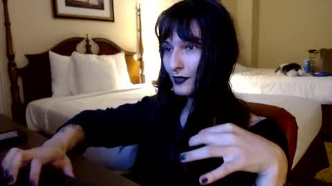 sabinewinters online show from June 9, 12:11 am