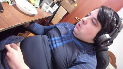 1141323  my Lord Mister Max   moms treasure online show from April 11, 1:21 am