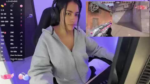 Angie  online show from November 27, 4:36 pm