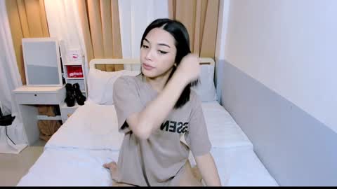 urHOT SABBY online show from January 7, 5:20 pm