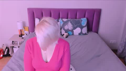 Sabrina MacMarren online show from October 4, 7:11 pm