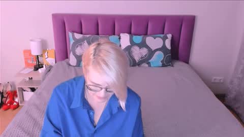 Sabrina MacMarren online show from October 21, 2:43 pm