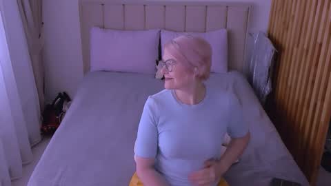 Sabrina MacMarren online show from March 21, 8:41 am