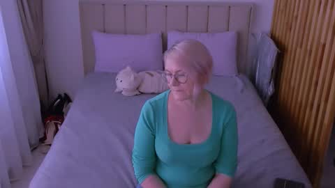 Sabrina MacMarren online show from March 23, 9:47 am