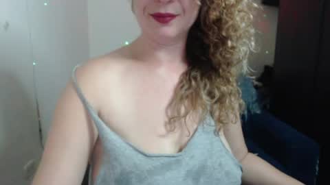 sacrletardiente online show from August 8, 1:15 am