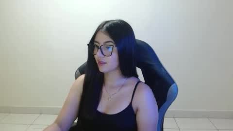 Sahaliefox  online show from April 7, 8:22 pm