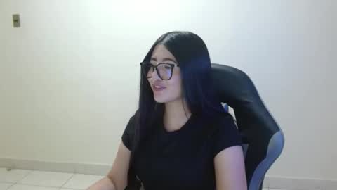 Sahaliefox  online show from March 17, 4:01 pm