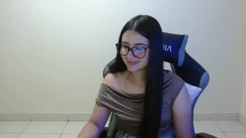 Sahaliefox  online show from February 18, 4:40 pm