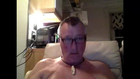 sail_naked online show from April 5, 8:50 pm