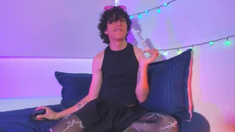 saint_dark online show from December 16, 2:23 pm