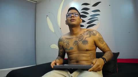 Saipadpuer30 online show from February 8, 7:15 am