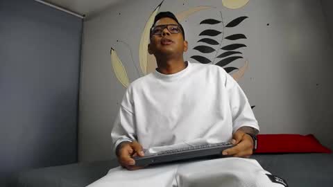 Saipadpuer30 online show from February 9, 8:10 am