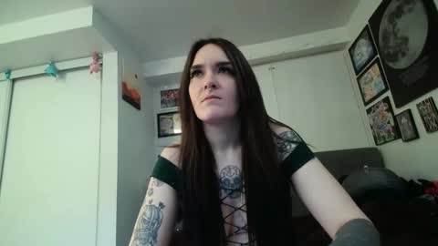 salemsslut online show from February 27, 3:05 pm