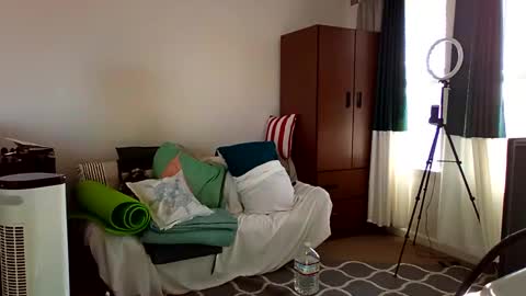 salis1981 online show from March 3, 11:56 pm