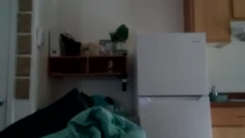 salis1981 online show from October 25, 5:57 pm