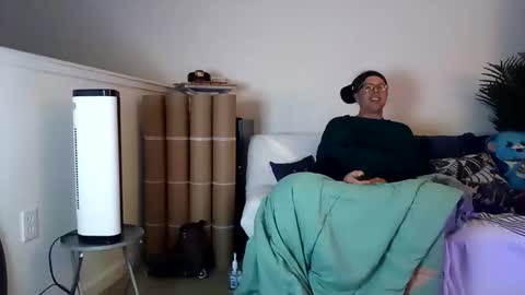 salis1981 online show from January 26, 1:31 am