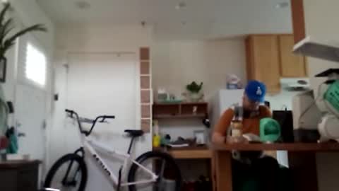 salis1981 online show from February 10, 8:45 pm