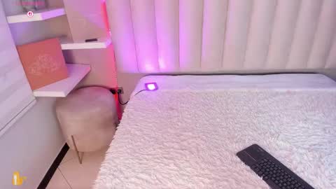  Sally White  online show from November 20, 3:27 am