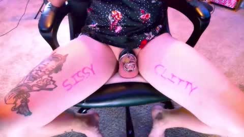 SissySally online show from November 30, 1:40 pm