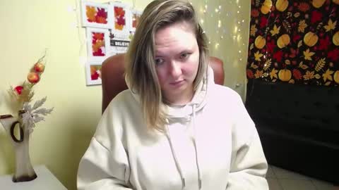 Sally online show from November 20, 8:39 pm