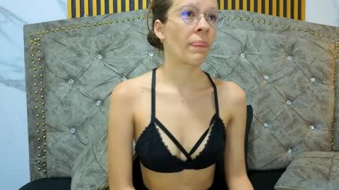 salome_cruxx online show from April 9, 11:49 am