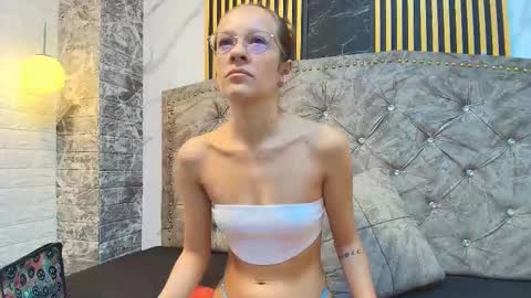 salome_cruxx online show from February 15, 12:15 pm