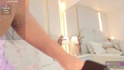   online show from September 17, 9:40 pm