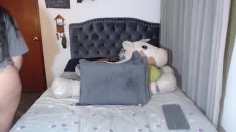 yenny online show from March 28, 3:52 am