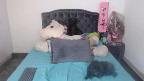 yenny online show from October 23, 3:30 am