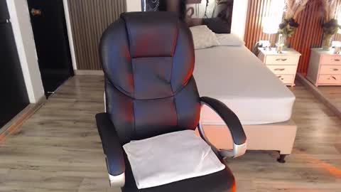 SAM MANSON online show from February 4, 12:09 pm