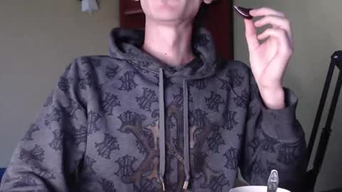 Snapshot of sam_skywalker chatting on September 25, 1:40 pm sam_skywalker online show from September 25, 1:40 pm
