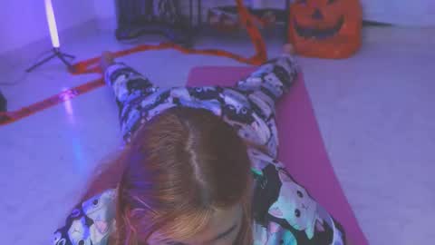 Snapshot of samanta_cutee1 chatting on October 18, 4:33 pm SAMANTA online show from October 18, 4:33 pm