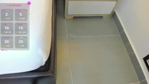 S A M A N T H A online show from April 9, 6:19 am