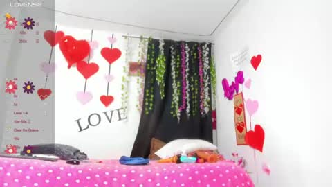  Samanthasmile  online show from June 11, 10:35 am