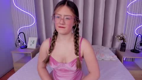 Alejandra  online show from September 16, 11:45 am