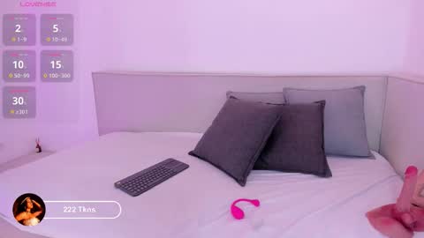 samara_hale online show from December 22, 8:15 pm