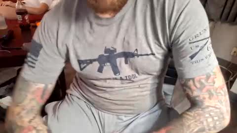 Snapshot of samboiamtho chatting on January 14, 5:29 am samboiamtho online show from January 14, 5:29 am