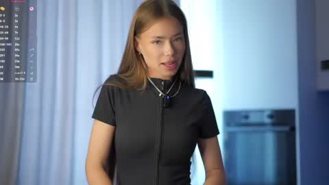 Vivienne online show from June 30, 2:22 am