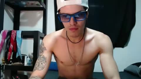 Snapshot of sammytop22 chatting on October 19, 11:53 pm sammy model independiente online show from October 19, 11:53 pm
