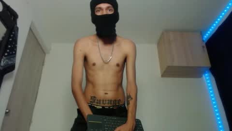   online show from March 8, 9:18 pm