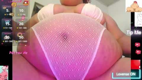 Snapshot of samy_belly32 chatting on February 25, 8:32 pm loredy samantha online show from February 25, 8:32 pm